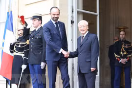 Vietnam's Party leader meets French Prime Minister