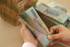 Central bank tightens banks' corporate bond purchase