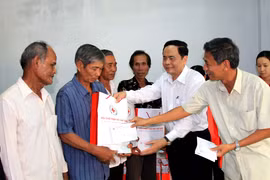 Vietnam Fatherland Front offers Tet support in Soc Trang