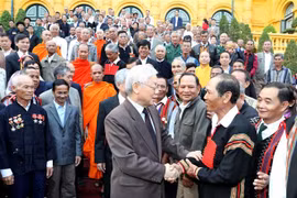 Party, State leader receives outstanding ethnic minority figures
