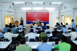 Vietnam helps Lao journalists improve skills 