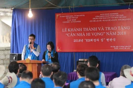 RoK bank presents 20 houses to poor workers in Phu Tho