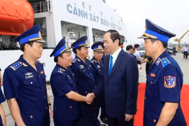 President pays pre-Tet visit to Coast Guard Zone 3
