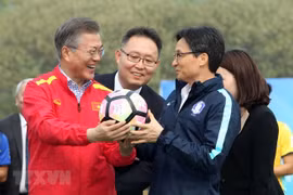 RoK President Moon meets Vietnam’s U23 football team