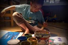 Hanoi autistic kid creates head-turning art 