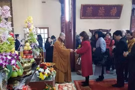 Overseas Vietnamese in France keep Tet traditions alive