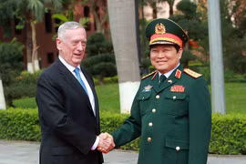 Vietnamese, US defence ministers hold talks