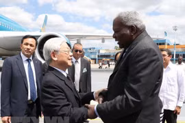 Party chief begins State visit to Cuba