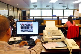Seminar talks sustainability reporting for listed companies 