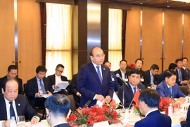 PM talks with Japanese real estate, financial firms 