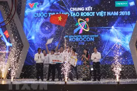 Lac Hong team triumphs at Robocon Vietnam 2018