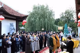 Overseas Vietnamese in Ukraine commemorate fallen soldiers