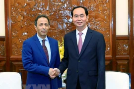 President greets outgoing UAE Ambassador 