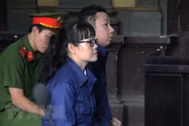 Court reviews swindling case of ex-Vietinbank official