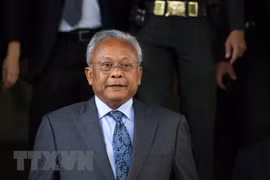 Thailand: Yellow-shirt leader plans new party to back PM 