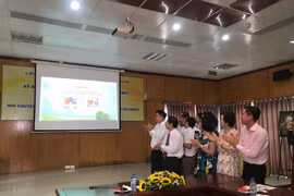 Thoi Dai newspaper launches Lao, Khmer electronic versions