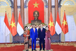 President hosts welcome ceremony for Indonesian counterpart 