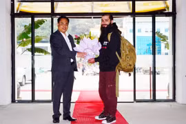 “Kong: Skull Island” director returns to Ha Long Bay