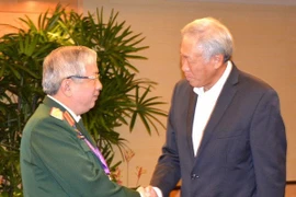 Vietnam’s senior officer meets defence ministers of Singapore, China
