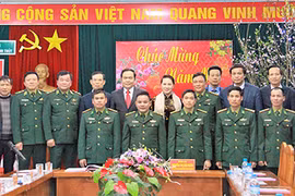 Top legislator pays Tet visit to border guards in Ha Giang