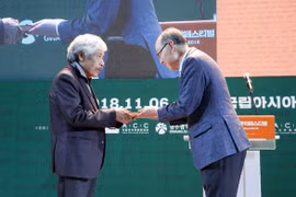 Vietnamese novel about war wins Asia Literature Award 2018