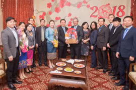 Vietnam, Lao diplomats meet in Washington ahead of Tet 