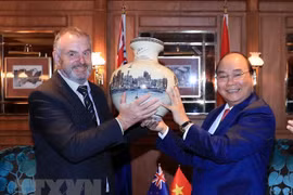 PM Phuc meets New Zealand Speaker of House of Representatives 