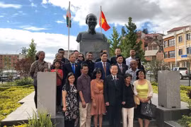 NA Vice Chairman meets Vietnamese community in Madagascar