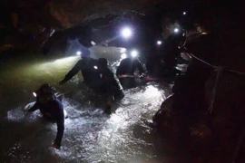 Thailand: Rescuers striving to find missing youths before rain returns