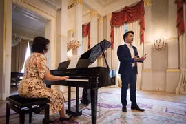 Vietnamese student wins Hungarian singing contest