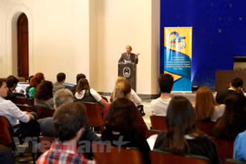 Vietnamese nation, people, economic potential introduced in Uruguay