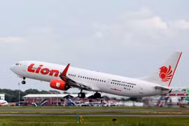 Indonesia: 10 passengers injured after false bomb claim on plane 