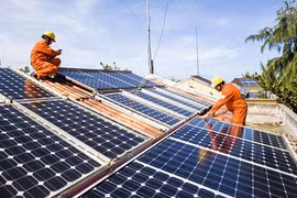 Vietnam strives to attract more investment in solar power 
