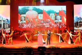 Art performance pays tribute to martyrs, invalids