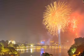 Hanoi to welcome Tet holiday with 31 fireworks shows