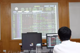 VN-Index drops 43.9 points due to selling pressure 