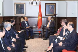 PM has working lunch with Canadian former PM, Governor General