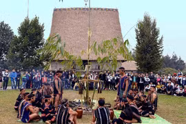 Ethnic culture village celebrates President Ho Chi Minh’s birthday 
