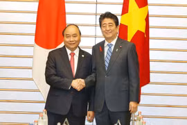 Vietnamese, Japanese PMs hold talks in Tokyo