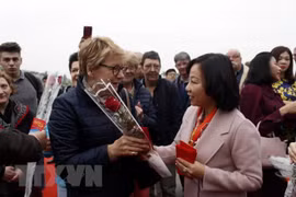Localities welcome first foreign tourists of Lunar New Year