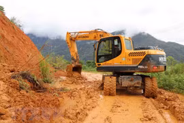 Roads in flood-hit provinces resume operations