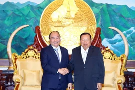 Vietnamese Prime Minister meets with Laos’ Party, parliamentary leaders
