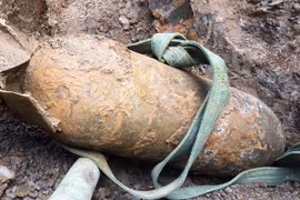 Dien Bien: war-left bomb safely deactivated 