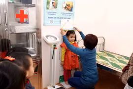 Child obesity spikes while malnutrition persists