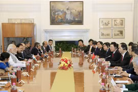 President Tran Dai Quang holds talks with Indian PM Narendra Modi 