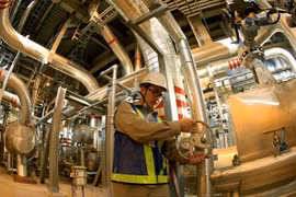 Vietnam, US bolster ties in gas power, LNG infrastructure development