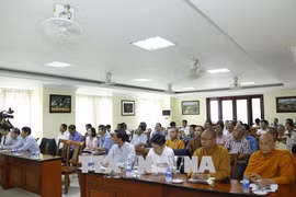 Seminar seeks ways to build united Vietnamese community in Laos