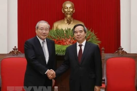 Party economic commission head receives Japanese SMBC leader