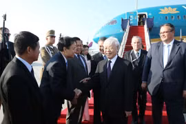 Party leader starts official visit to Hungary