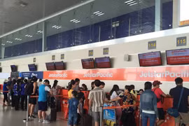 Noi Bai airport increases services during Tet holidays